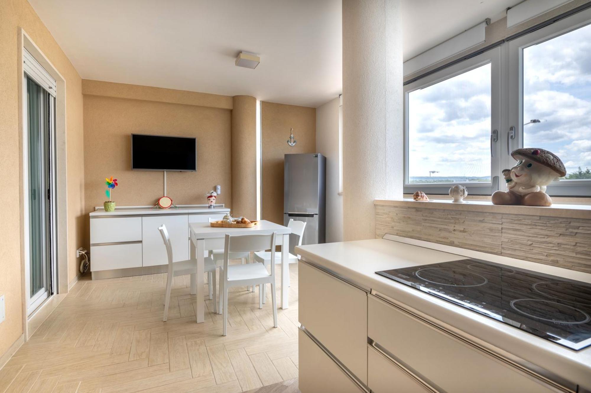 Monopoli Favolosa - Spacious 100Mq Apt. W/ Parking Екстериор снимка